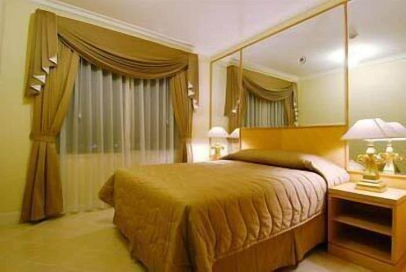 Batavia Hotel & Serviced Apartments Jakarta Exterior photo