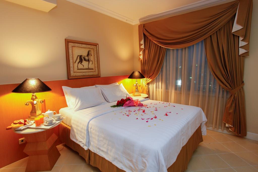 Batavia Hotel & Serviced Apartments Jakarta Exterior photo